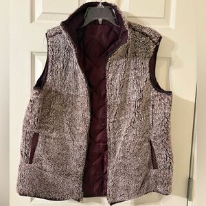 Women's Reversible Sherpa Vest - Maroon/Cream